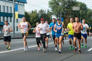 Открытый чемпионат и первенство области по бегу на шоссе в минувшее воскресенье впервые прошли в Муроме