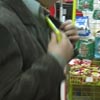 Соблазн взять что–нибудь вкусненькое берет свое