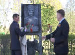 Открыли барельеф Лупову