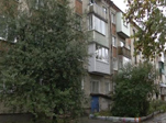 Во дворе дома обнаружен труп молодой женщины