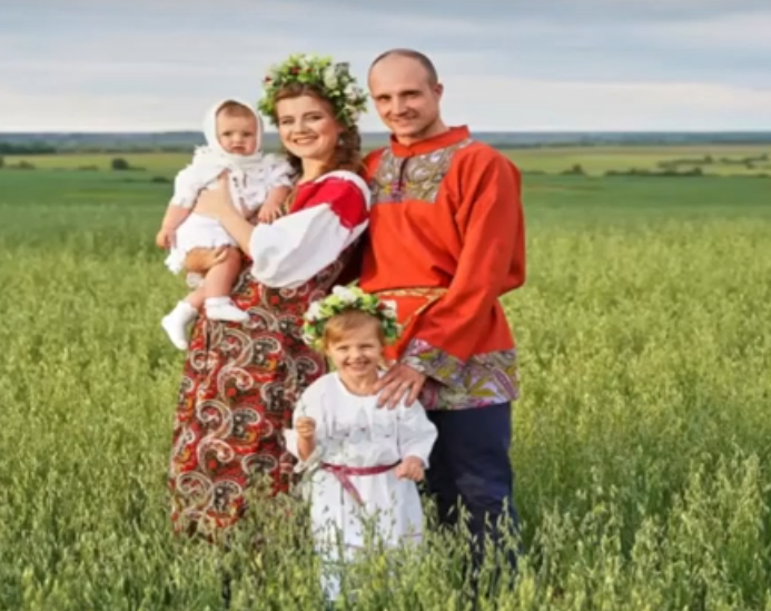 «Семья — душа России»