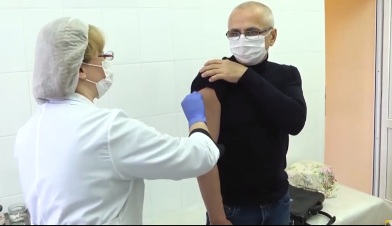 Вакцинация от COVID-19: 12 тысяч муромлян и жителей района привились первым компонентом одной из поставляемых в регион вакцин