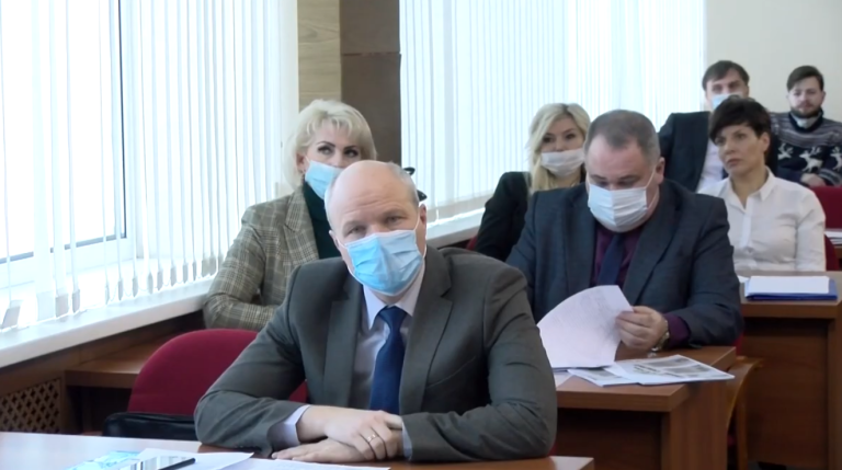 Заксобрание области обсудило острую тему финансовой выживаемости отделов ЗАГС