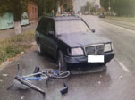 В первый день октября под колеса автомобиля попал велосипедист