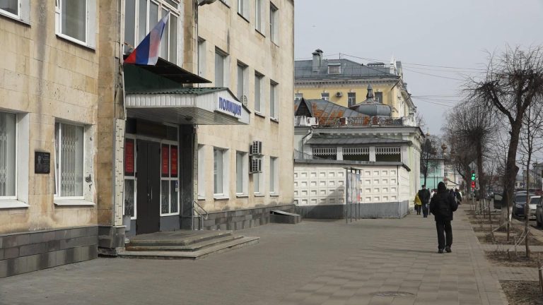Бывший водитель строительной компании подозревается в хищении топливной карты