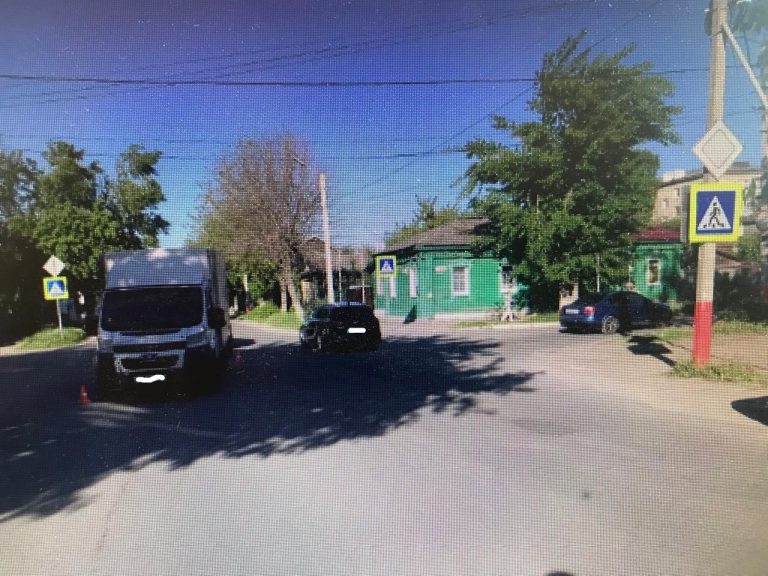 На улице Коммунистической сбили пешехода