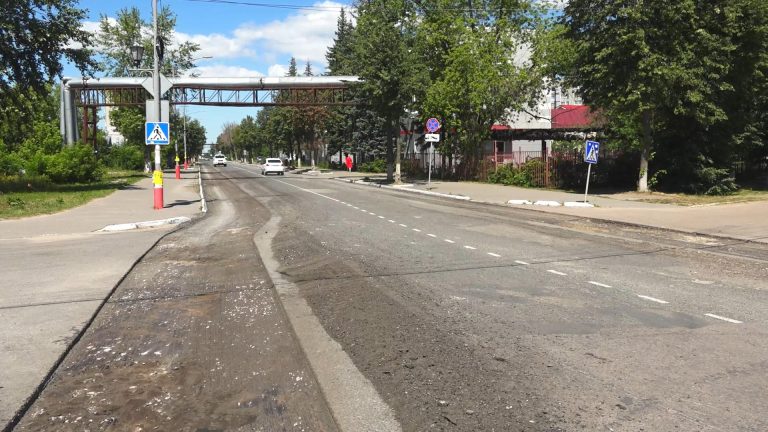На улице Филатова будет заменено асфальтовое покрытие