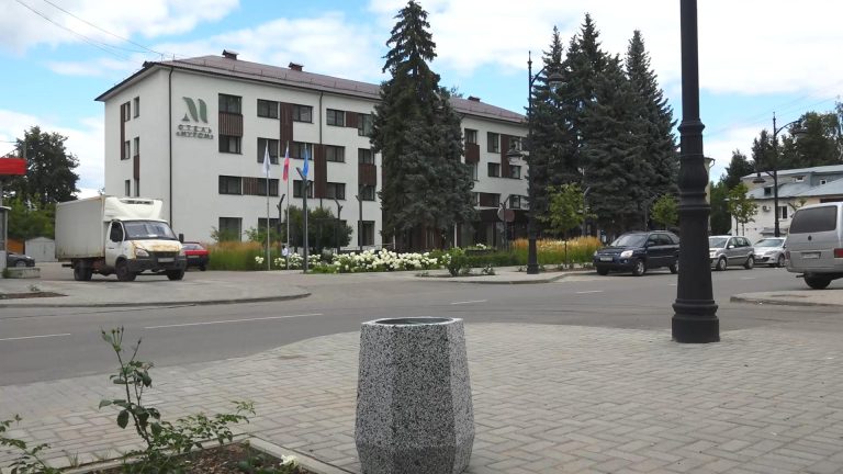 На улице Московской установили 36 новых урн
